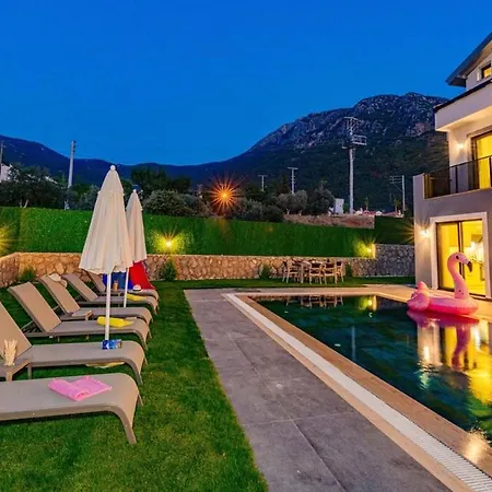 Verdora - 4 Bedroom In Oludeniz Hisaroenue Villa Fethiye