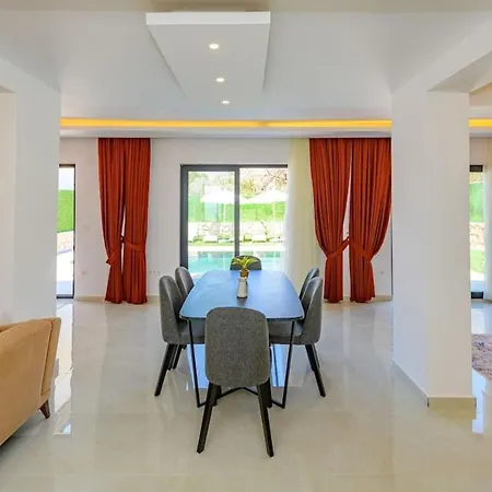 Verdora - 4 Bedroom In Oludeniz Hisaroenue Villa *